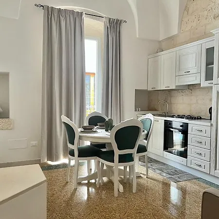 La Maison De Lapoupee - Centro Apartment